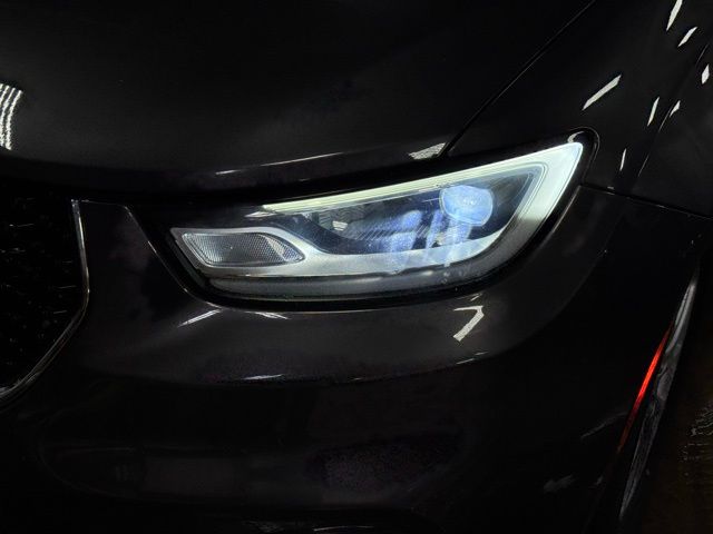 2022 CHRYSLER PACIFICA - Image 2