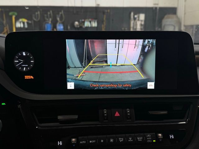 2023 LEXUS ES - Image 39