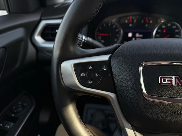 2023 GMC ACADIA - Image 29
