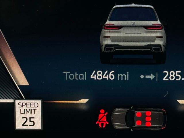 2026 BMW X7 - Image 35