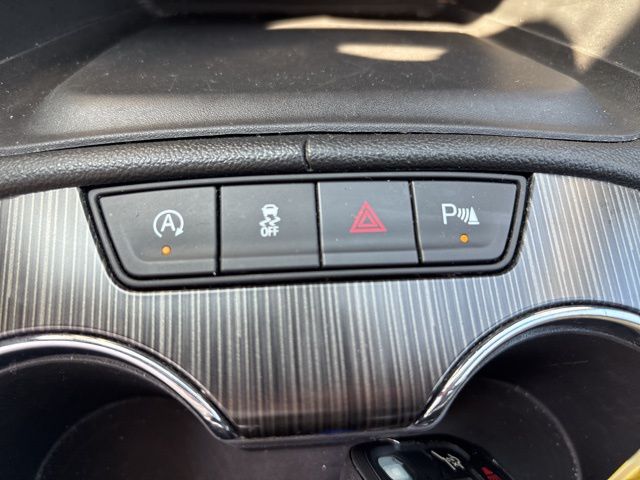 2023 GMC ACADIA - Image 28