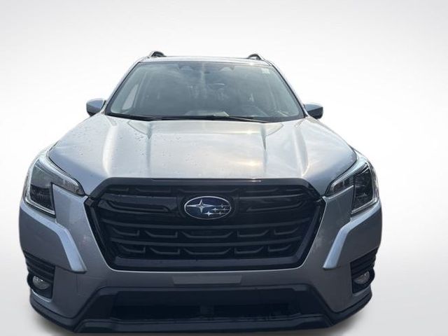 2022 Subaru Forester Premium photo 2
