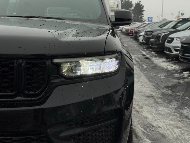 2023 JEEP GRAND CHEROKEE - Image 2