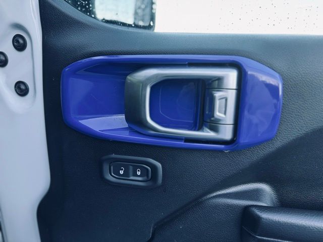 2020 JEEP WRANGLER - Image 15