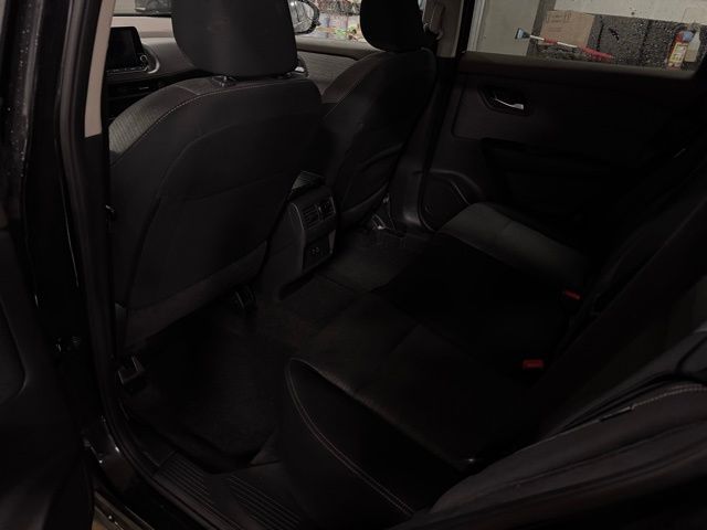 2023 NISSAN ROGUE - Image 18