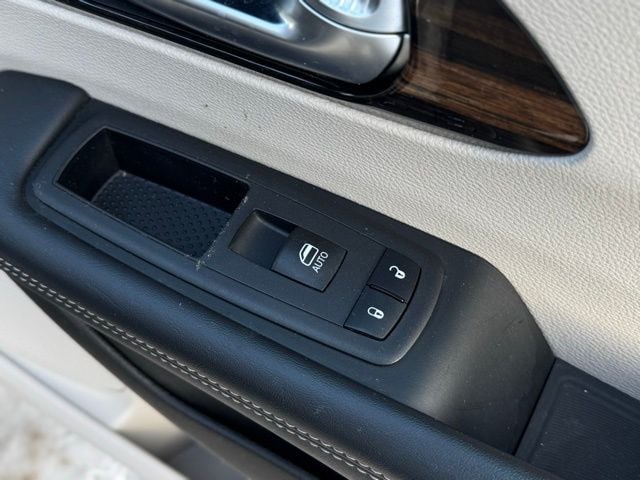 2023 CHRYSLER PACIFICA - Image 15