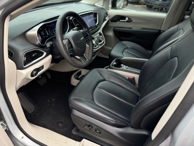 2024 CHRYSLER PACIFICA - Image 18