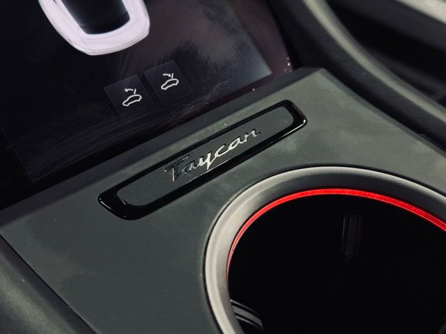 2020 PORSCHE TAYCAN - Image 34