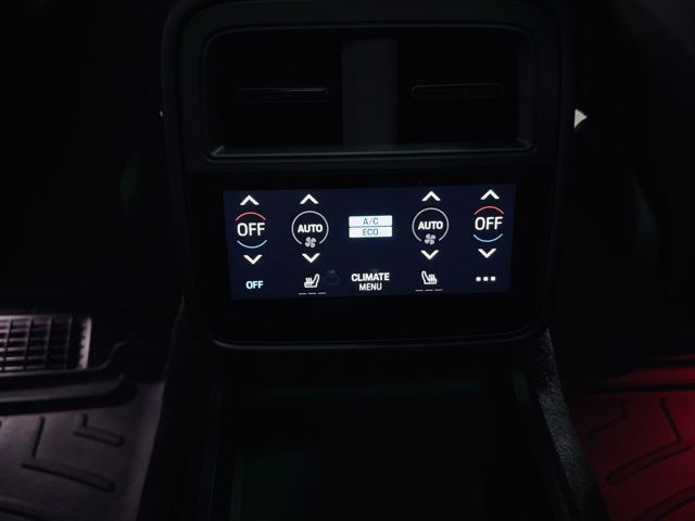 2020 PORSCHE TAYCAN - Image 23