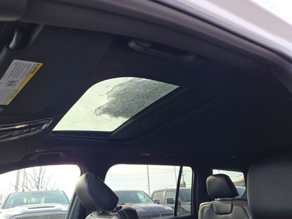 New 2025 Jeep Grand Cherokee L Laredo SUV