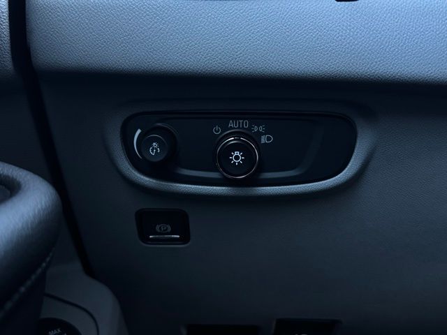 2023 GMC TERRAIN - Image 27