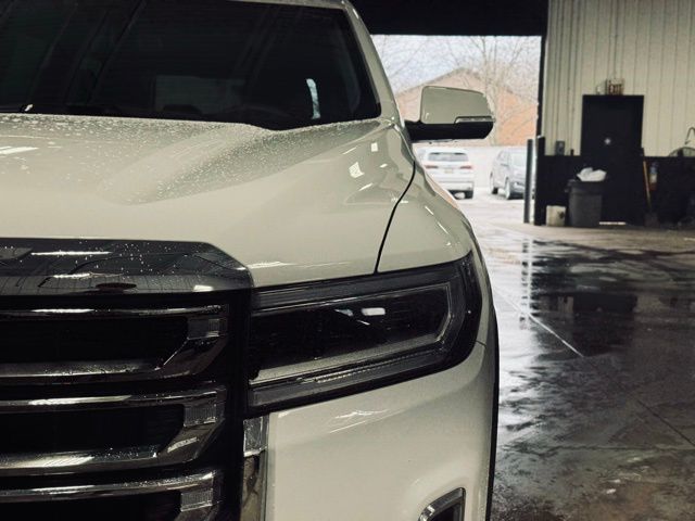 2023 GMC ACADIA - Image 3