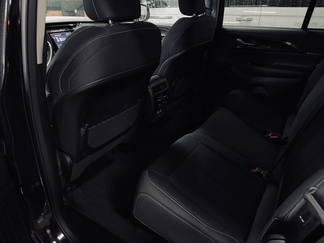 2023 JEEP GRAND CHEROKEE - Image 19