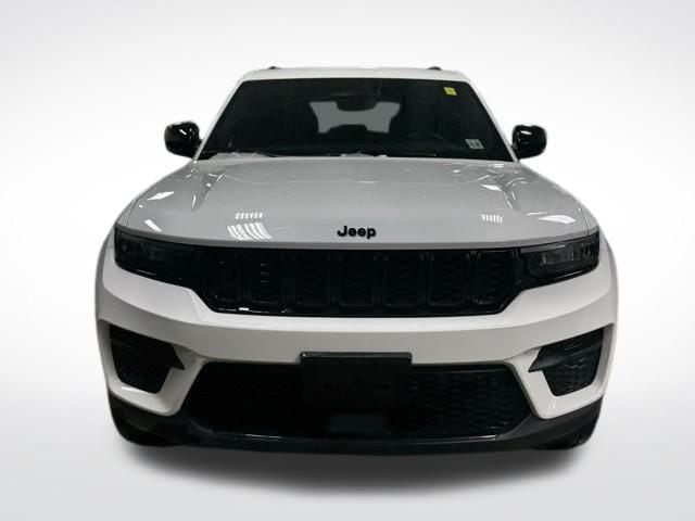 2022 JEEP GRAND CHEROKEE - Image 2