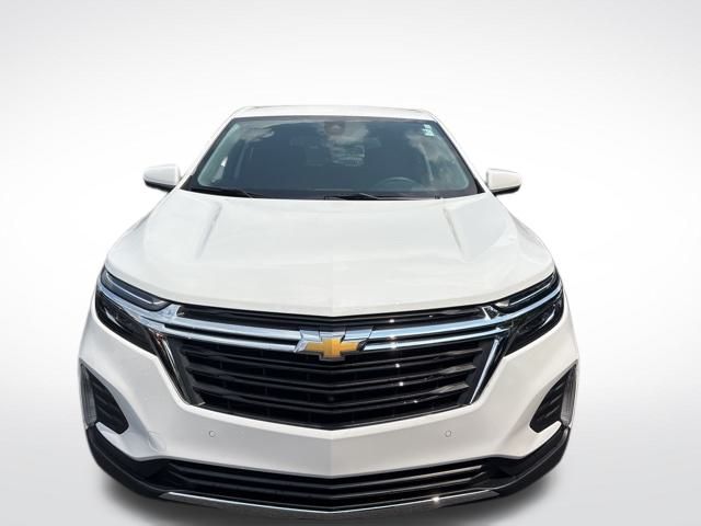 2024 Chevrolet Equinox LT photo 2