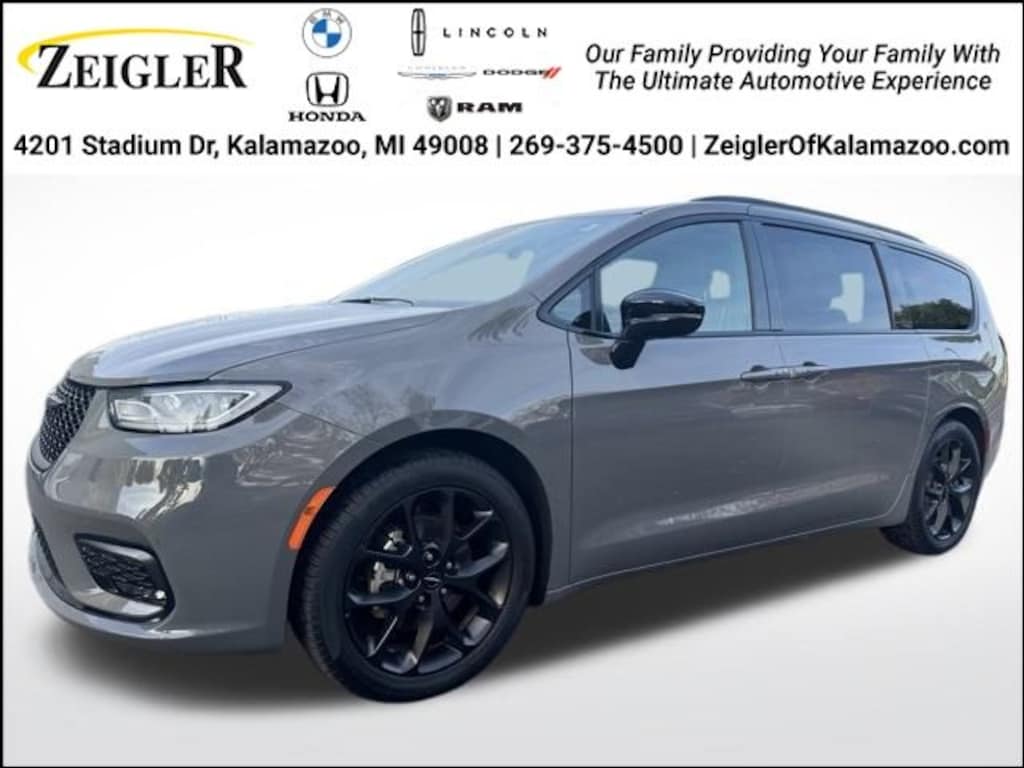 Used 2025 Chrysler Pacifica Limited Van Passenger Van