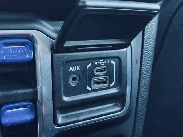 2020 JEEP WRANGLER - Image 31