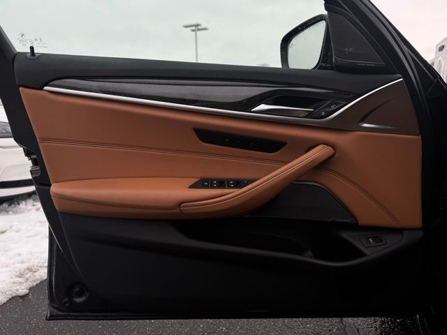 2023 BMW 540I - Image 13