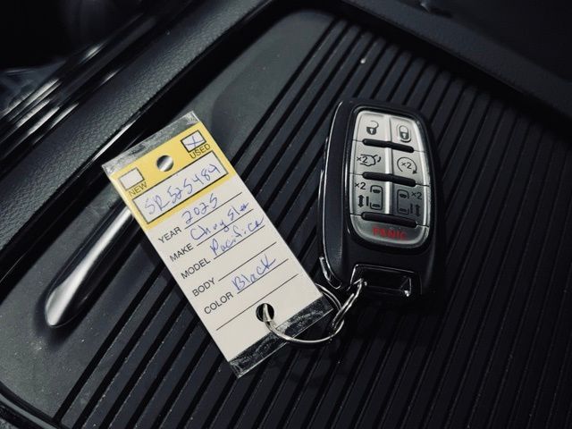 2025 CHRYSLER PACIFICA - Image 44