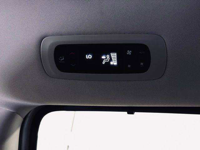 2024 CHRYSLER PACIFICA - Image 25