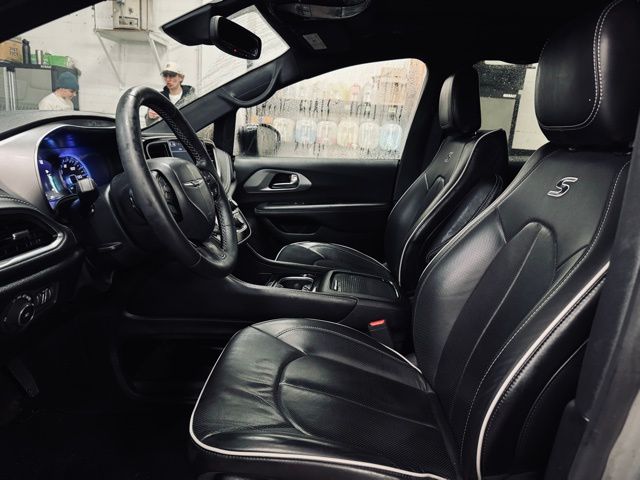 2025 CHRYSLER PACIFICA - Image 17