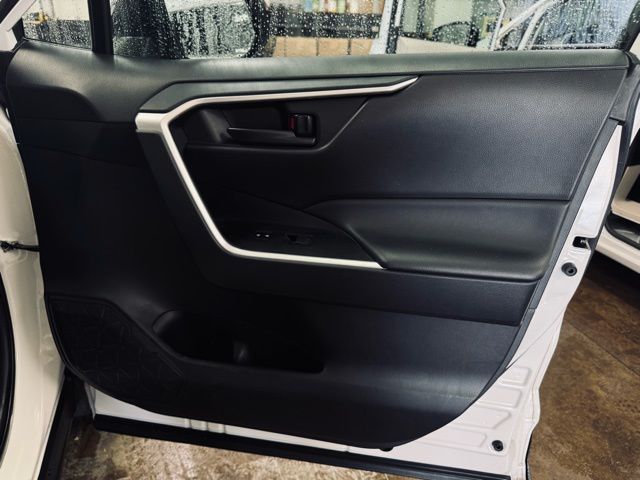 2024 TOYOTA RAV4 - Image 12