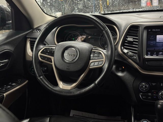 2017 JEEP CHEROKEE - Image 24