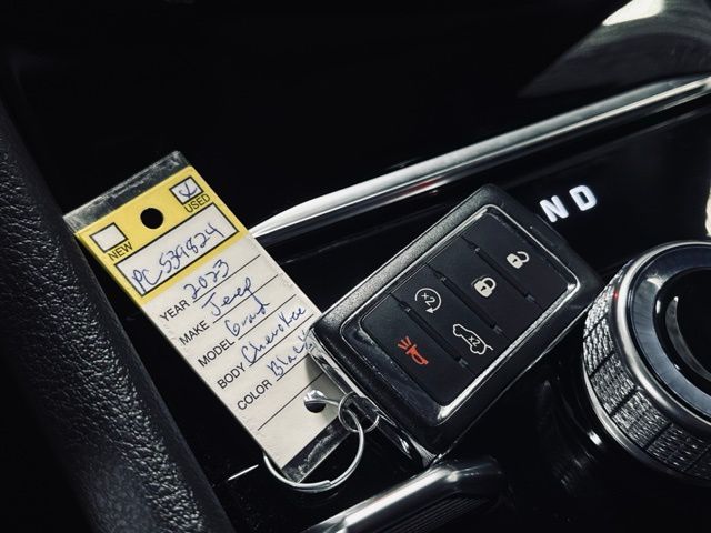2023 JEEP GRAND CHEROKEE - Image 38