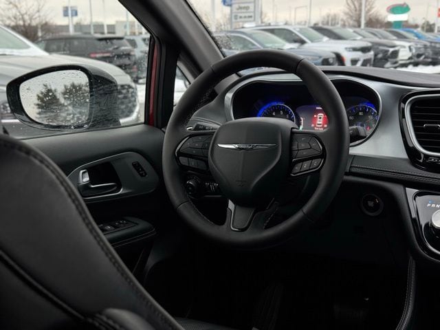 2025 CHRYSLER PACIFICA - Image 31