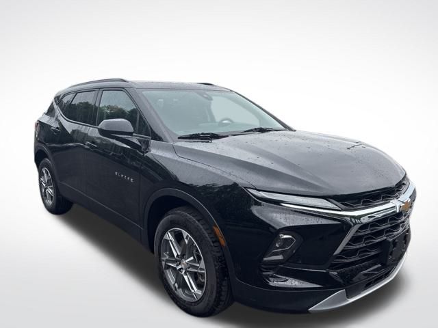 2023 Chevrolet Blazer 2LT photo 3