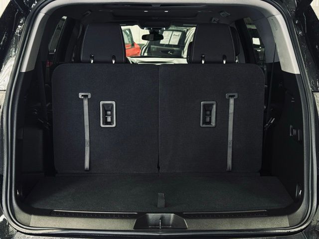 2023 GMC ACADIA - Image 10