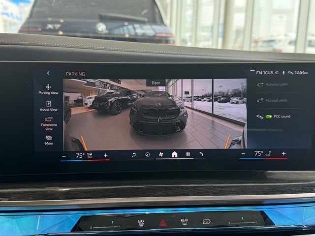 2025 BMW 750E - Image 49