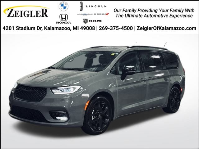 2025 CHRYSLER PACIFICA - Image 1