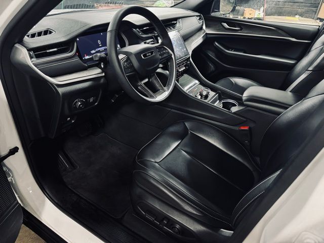 2025 JEEP GRAND CHEROKEE - Image 17