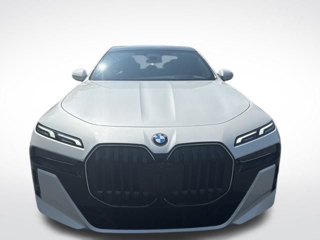 2025 BMW 740I - Image 2