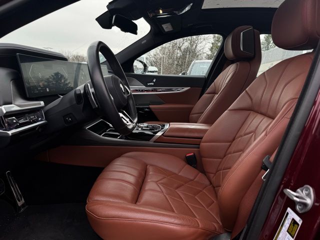 2023 BMW 760I - Image 17