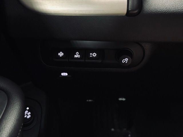 2023 GMC TERRAIN - Image 32