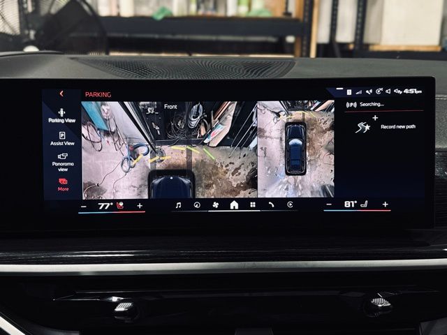 2025 BMW X7 - Image 38