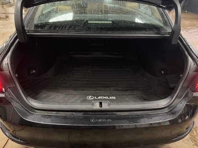 2023 LEXUS ES - Image 10