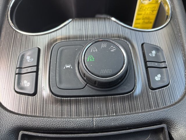 2023 GMC ACADIA - Image 29