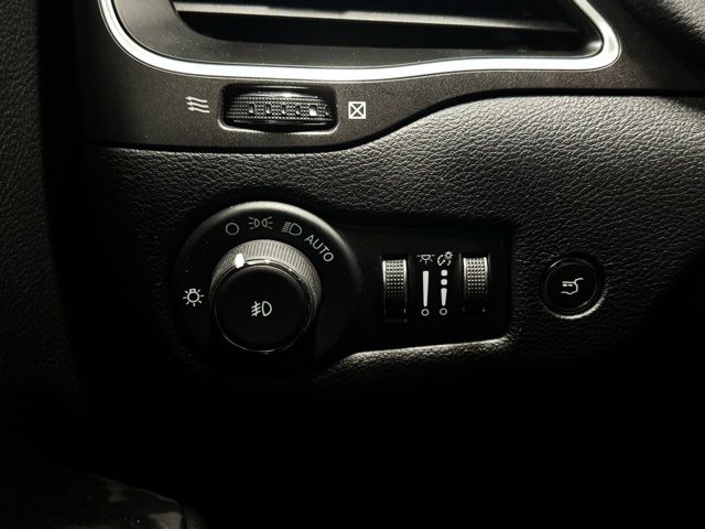 2022 JEEP CHEROKEE - Image 31