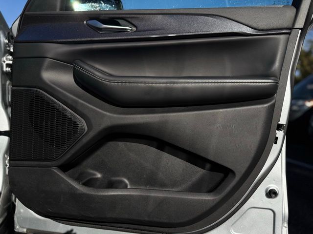 2023 JEEP GRAND CHEROKEE - Image 15