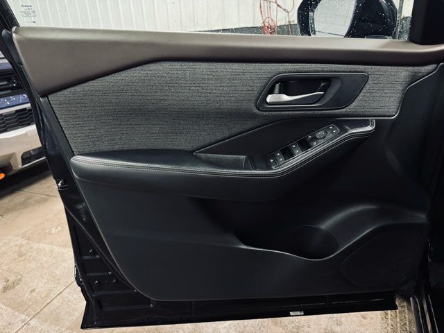 2023 NISSAN ROGUE - Image 11