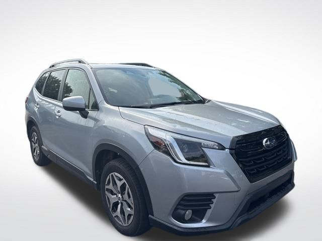 2022 Subaru Forester Premium photo 3