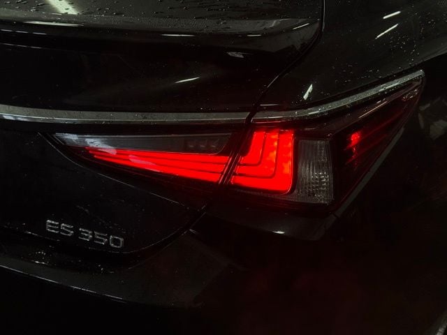 2023 LEXUS ES - Image 7