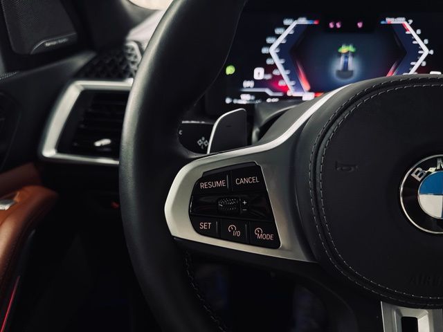 2025 BMW X7 - Image 31