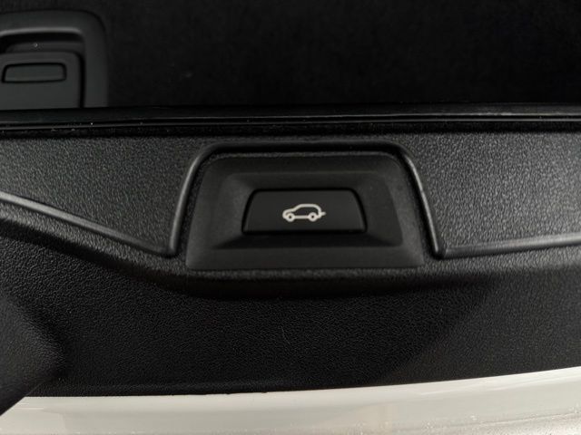 2026 BMW X5 - Image 12