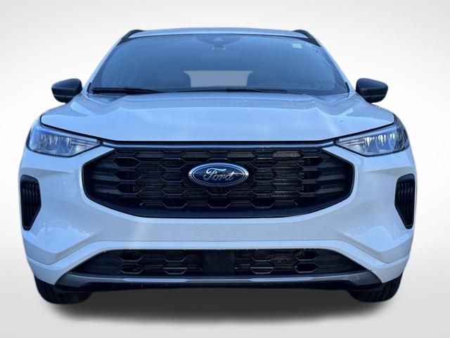 2023 Ford Escape ST-Line photo 2