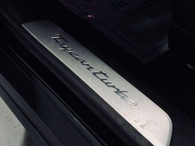 2020 PORSCHE TAYCAN - Image 19