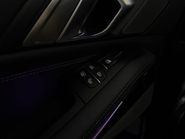 2026 BMW X7 - Image 24
